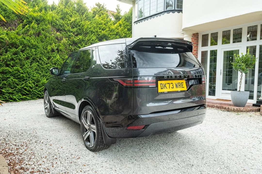 2017 Land Rover Discovery 5th Gen - Image 10 of 30
