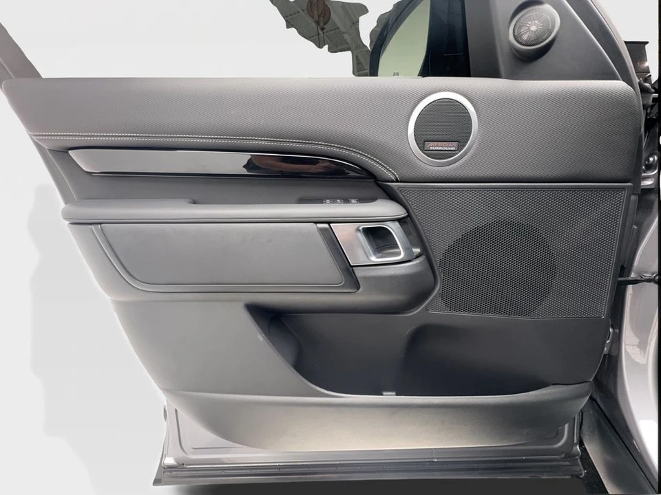 2023 Land Rover Discovery 5th Gen - Image 20 of 21