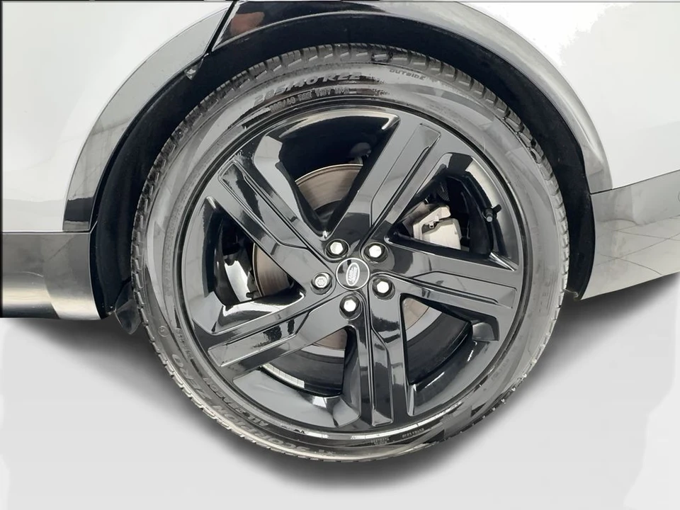 2023 Land Rover Discovery 5th Gen - Image 11 of 21