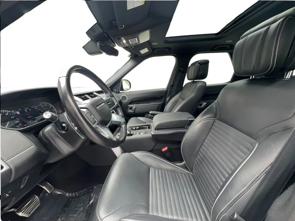 2023 Land Rover Discovery 5th Gen - Image 18 of 21