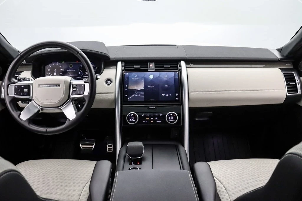 2023 Land Rover Discovery 5th Gen - Image 15 of 21