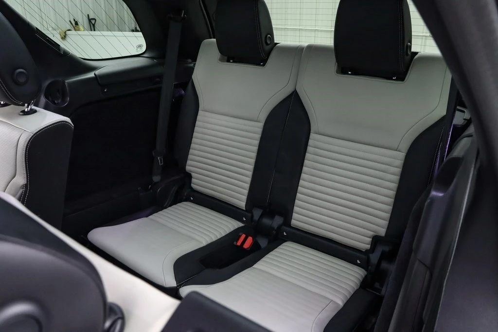2023 Land Rover Discovery 5th Gen - Image 21 of 21