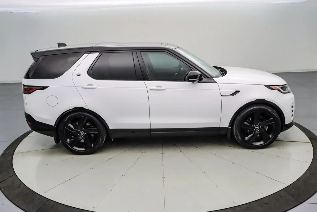 2023 Land Rover Discovery 5th Gen - Image 4 of 21