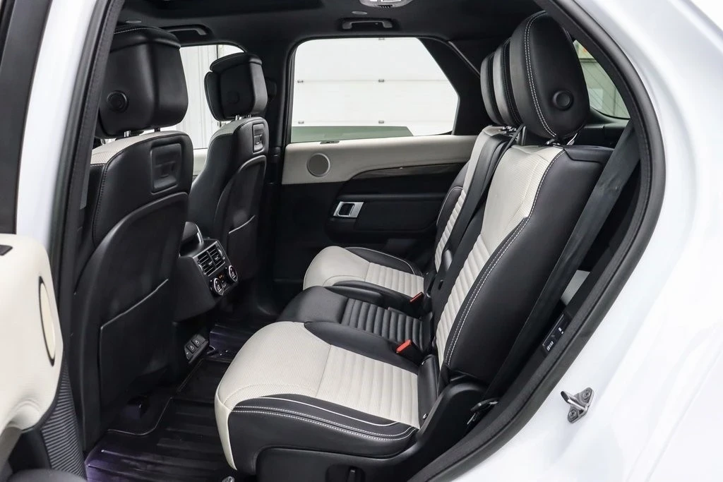 2023 Land Rover Discovery 5th Gen - Image 20 of 21