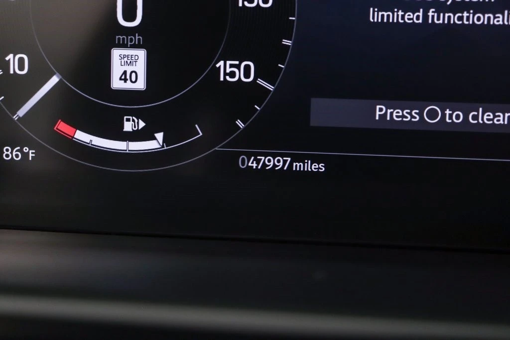2023 Land Rover Discovery 5th Gen - Image 19 of 21