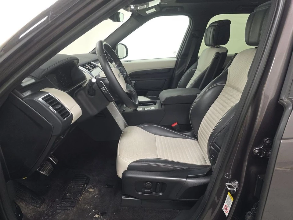 2023 Land Rover Discovery 5th Gen - Image 4 of 10