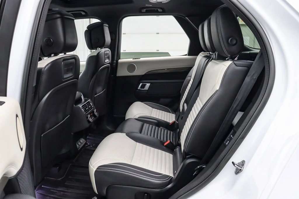 2023 Land Rover Discovery 5th Gen - Image 20 of 21