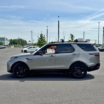 2023 Land Rover Discovery P360