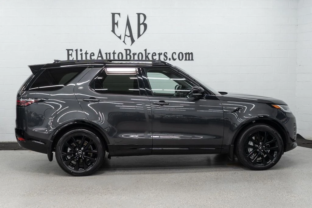 2023 Land Rover Discovery 5th Gen - Image 5 of 12