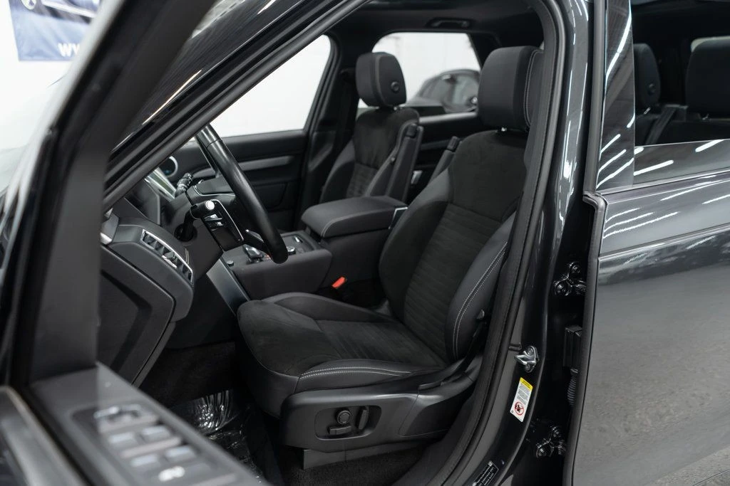 2023 Land Rover Discovery 5th Gen - Image 9 of 12