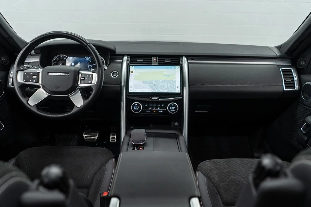 2023 Land Rover Discovery 5th Gen - Image 10 of 12