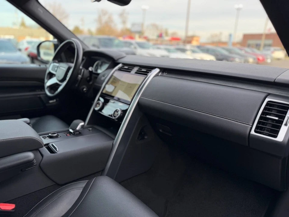 2023 Land Rover Discovery 5th Gen - Image 16 of 21