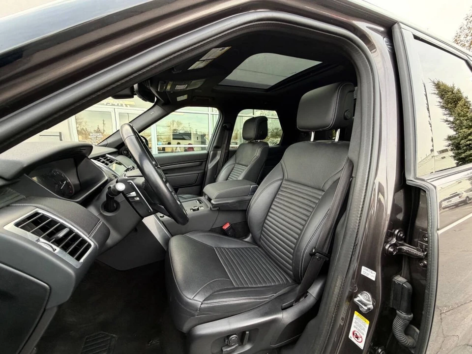2023 Land Rover Discovery 5th Gen - Image 9 of 21