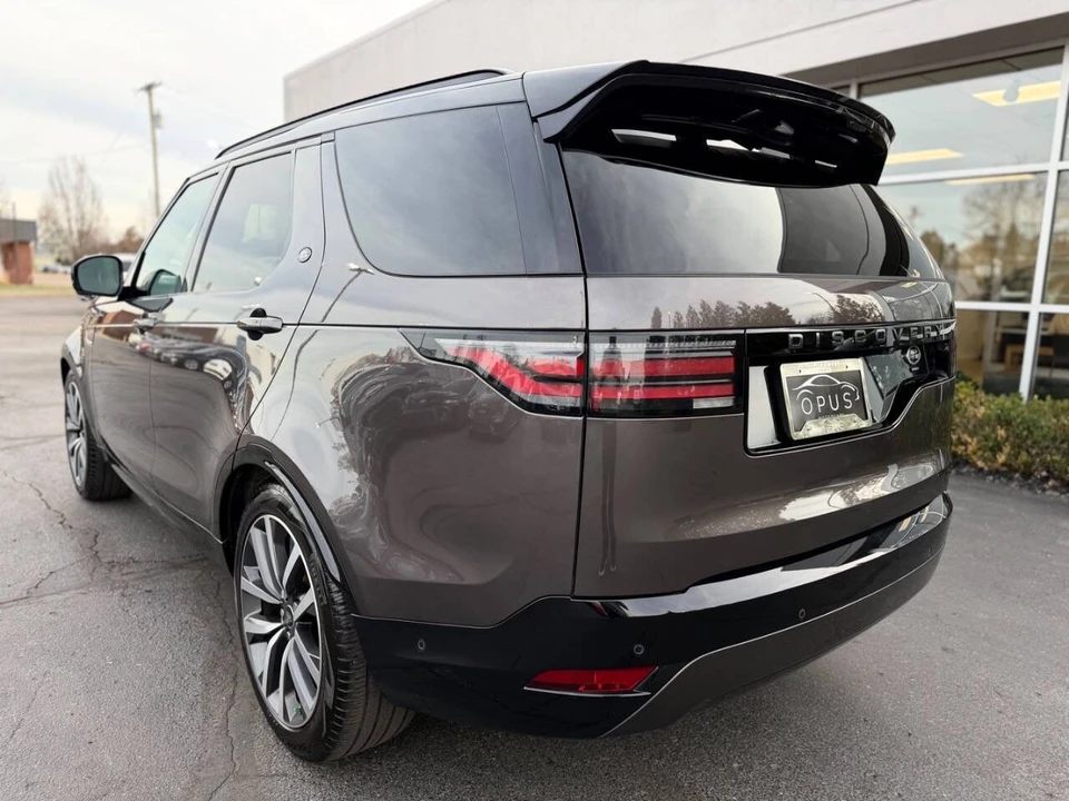 2023 Land Rover Discovery 5th Gen - Image 3 of 21