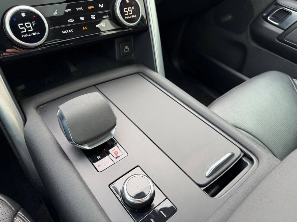 2023 Land Rover Discovery 5th Gen - Image 18 of 21