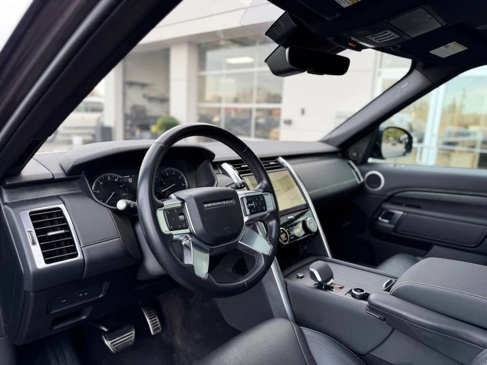 2023 Land Rover Discovery 5th Gen - Image 8 of 21