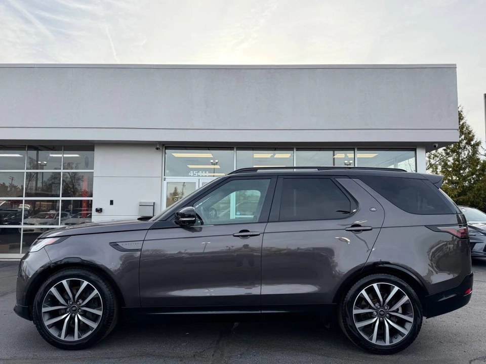 2023 Land Rover Discovery 5th Gen - Image 2 of 21