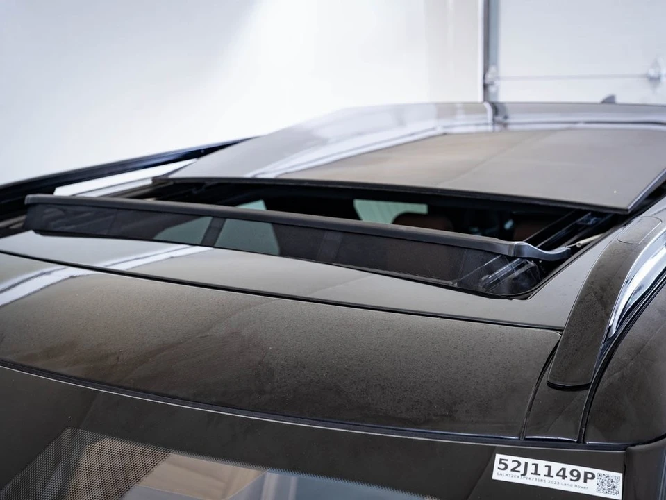2023 Land Rover Discovery 5th Gen - Image 14 of 21