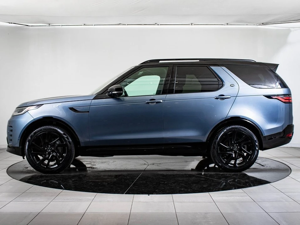2023 Land Rover Discovery 5th Gen - Image 12 of 21