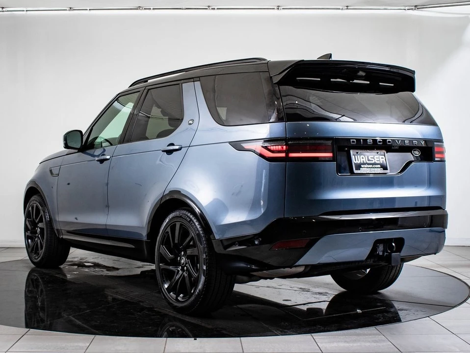 2023 Land Rover Discovery 5th Gen - Image 11 of 21