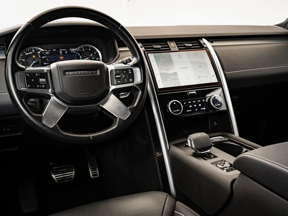 2023 Land Rover Discovery 5th Gen - Image 4 of 21