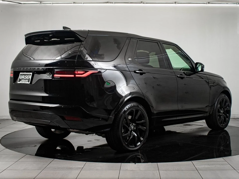2023 Land Rover Discovery 5th Gen - Image 10 of 21
