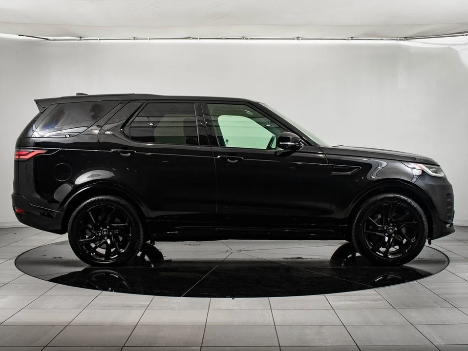 2023 Land Rover Discovery 5th Gen - Image 11 of 21