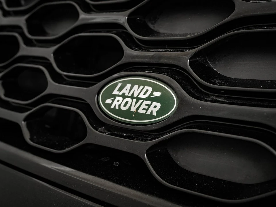 2023 Land Rover Discovery 5th Gen - Image 3 of 21