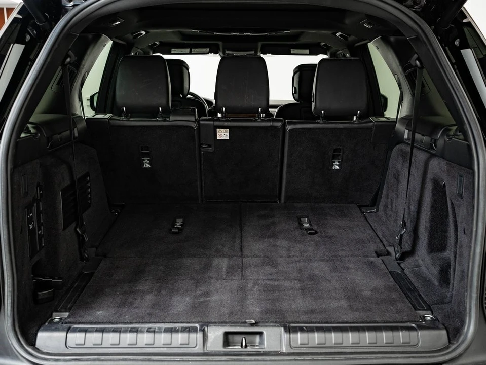 2023 Land Rover Discovery 5th Gen - Image 21 of 21