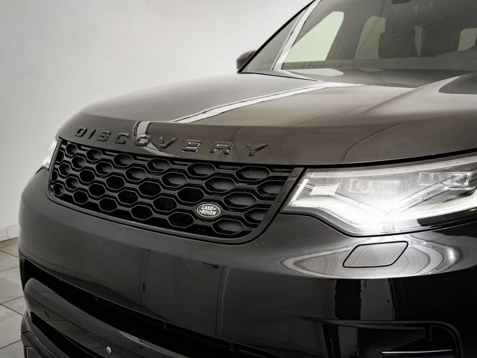 2023 Land Rover Discovery 5th Gen - Image 16 of 21