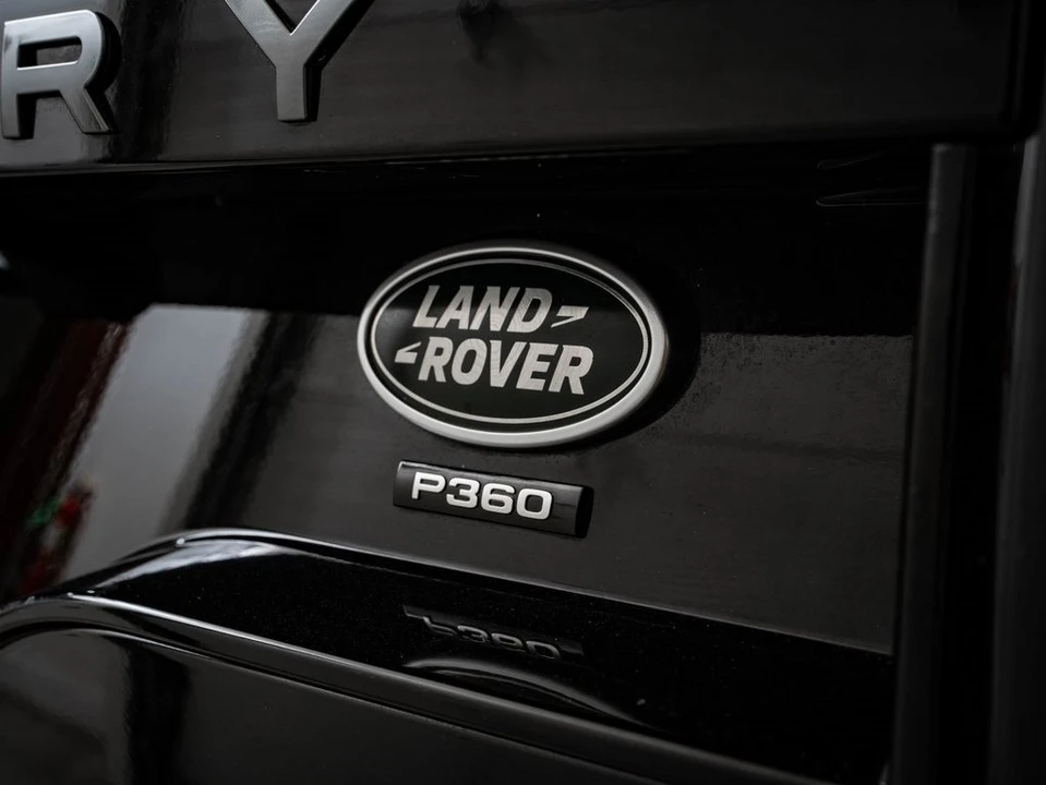 2023 Land Rover Discovery 5th Gen - Image 18 of 21