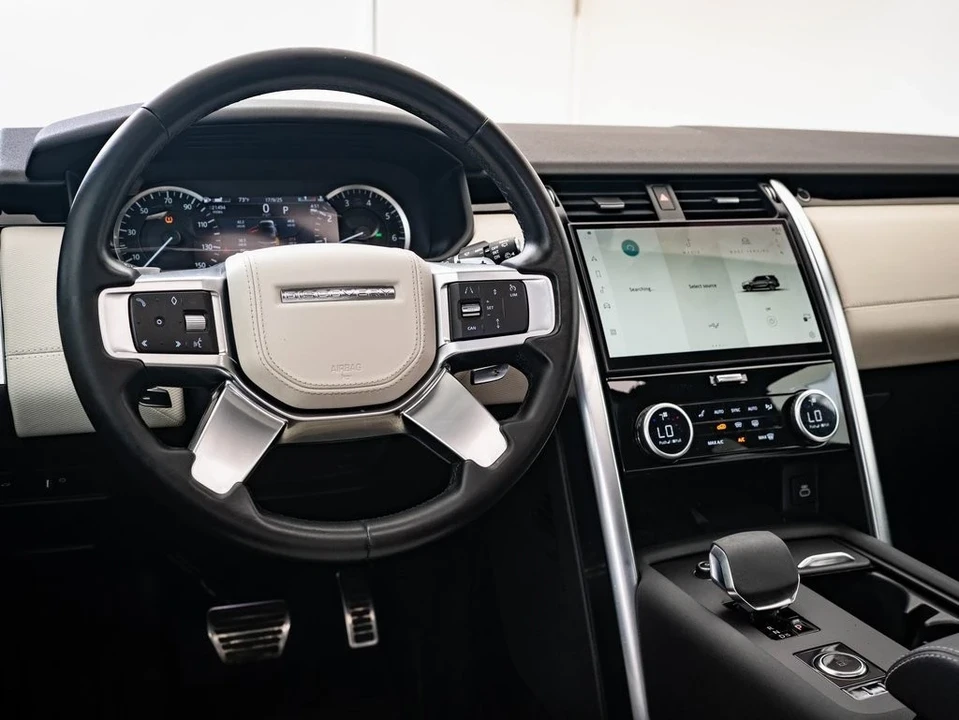 2023 Land Rover Discovery 5th Gen - Image 4 of 21