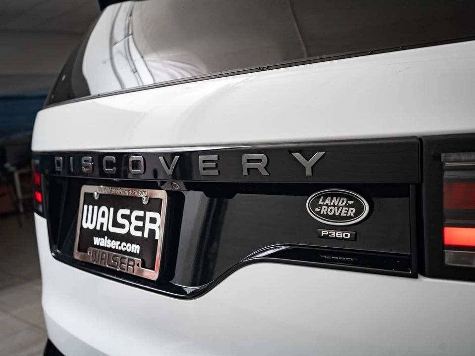 2023 Land Rover Discovery 5th Gen - Image 17 of 21