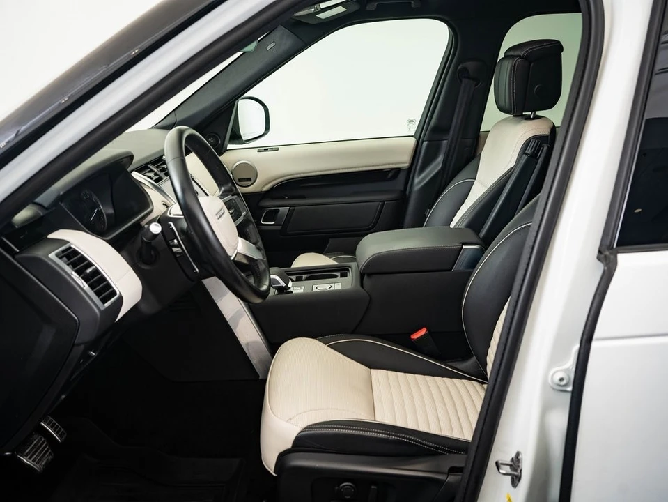 2023 Land Rover Discovery 5th Gen - Image 20 of 21