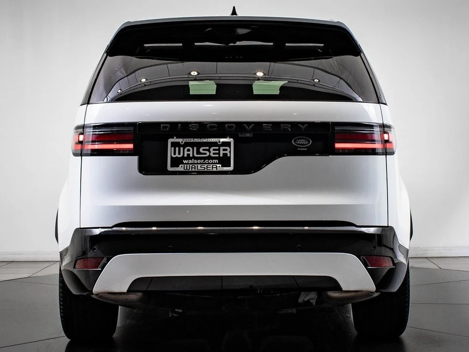 2023 Land Rover Discovery 5th Gen - Image 7 of 21
