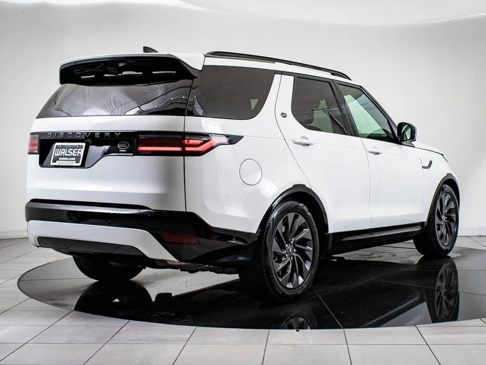 2023 Land Rover Discovery 5th Gen - Image 10 of 21