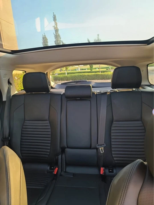 2023 Land Rover Discovery Sport - Image 11 of 12