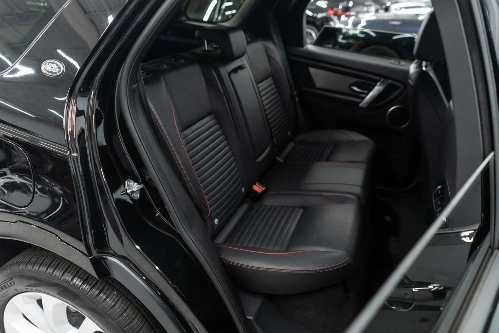 2023 Land Rover Discovery 5th Gen - Image 11 of 12