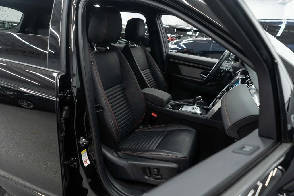 2023 Land Rover Discovery 5th Gen - Image 10 of 12