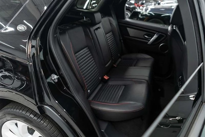2023 Land Rover Discovery 5th Gen - Image 11 of 12
