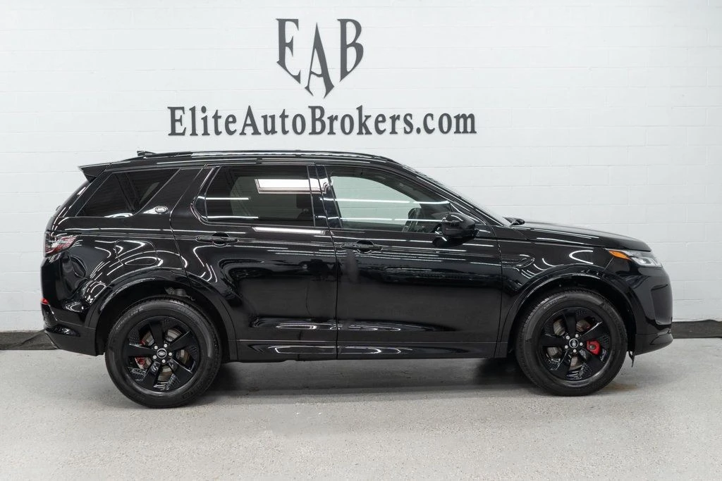 2023 Land Rover Discovery 5th Gen - Image 5 of 12