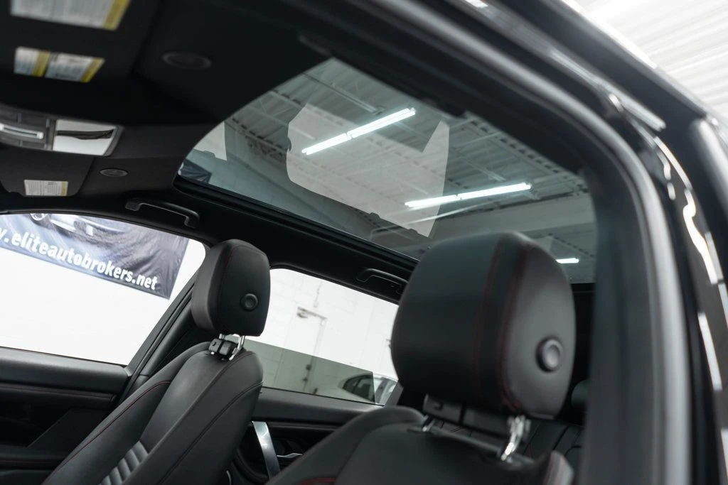 2023 Land Rover Discovery 5th Gen - Image 8 of 12