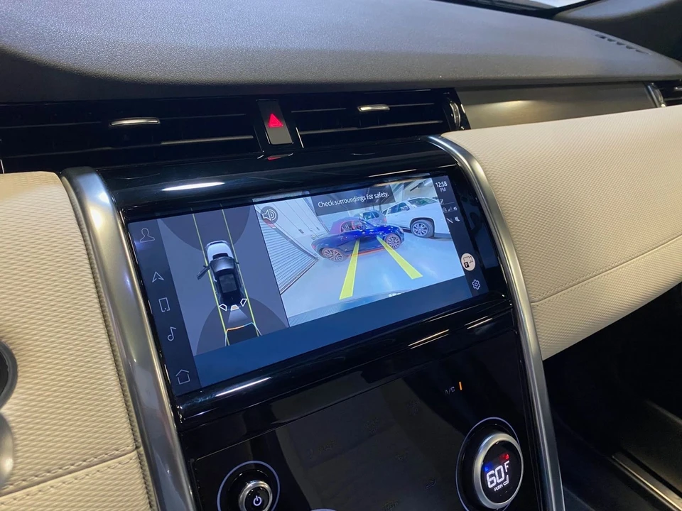 2023 Land Rover Discovery 5th Gen - Image 16 of 21