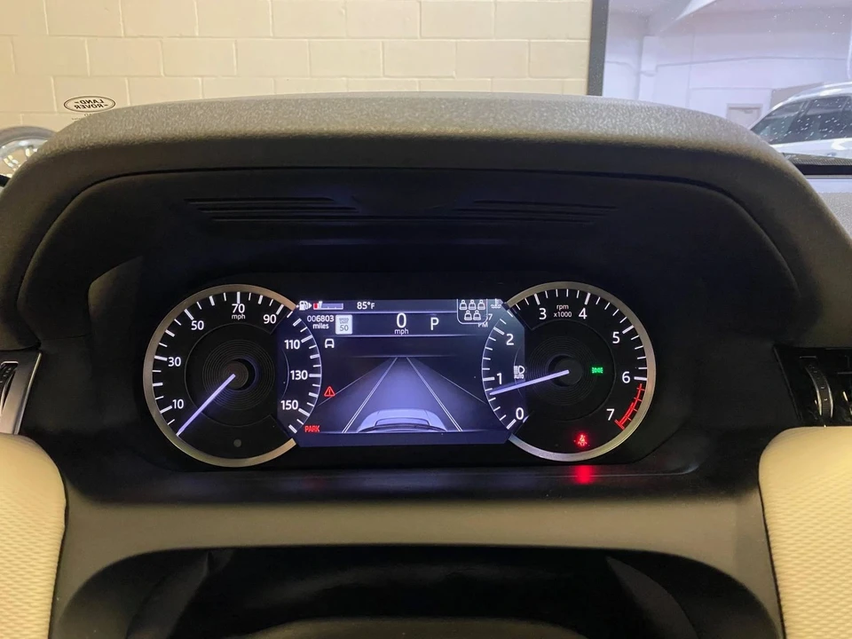 2023 Land Rover Discovery 5th Gen - Image 13 of 21
