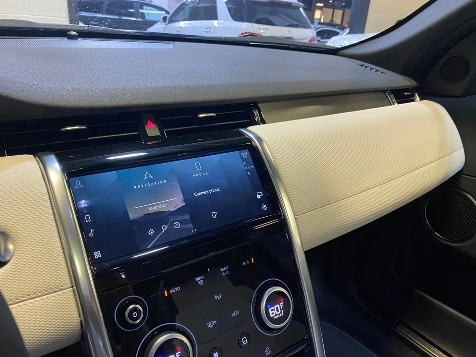 2023 Land Rover Discovery 5th Gen - Image 14 of 21