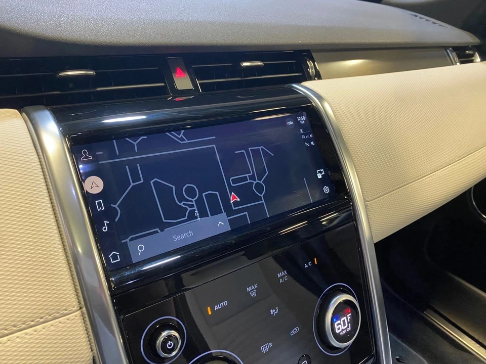 2023 Land Rover Discovery 5th Gen - Image 15 of 21