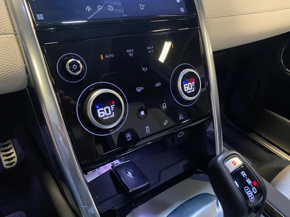2023 Land Rover Discovery 5th Gen - Image 17 of 21