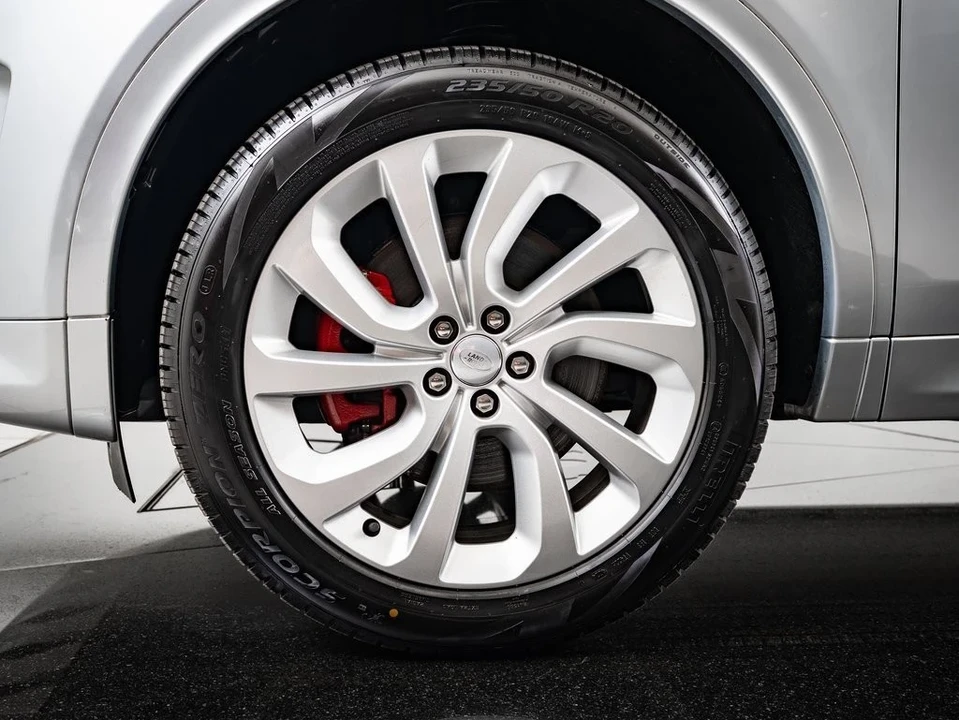 2023 Land Rover Discovery 5th Gen - Image 13 of 21