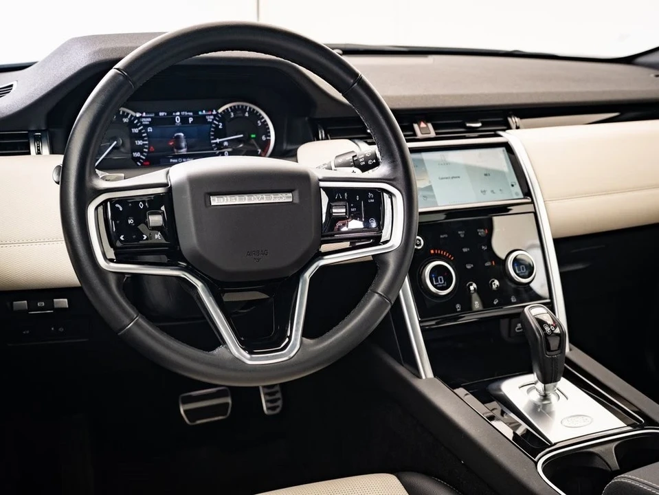 2023 Land Rover Discovery 5th Gen - Image 4 of 21