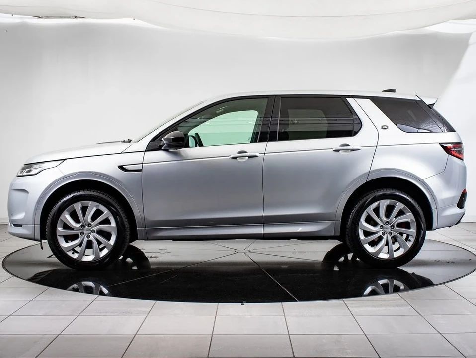 2023 Land Rover Discovery 5th Gen - Image 5 of 21